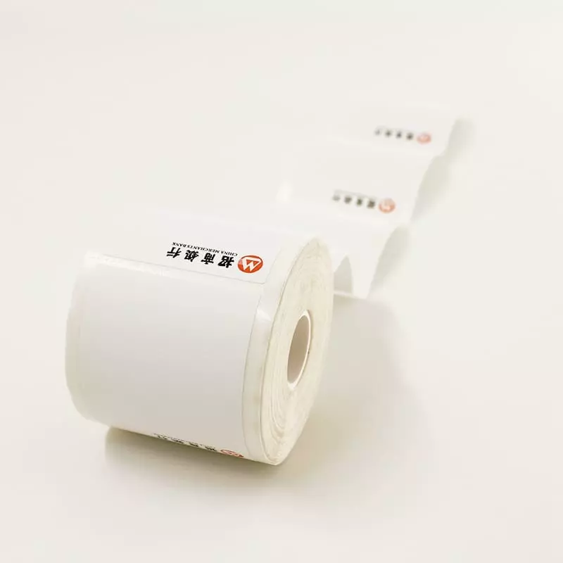 Klibbigt etikettpapper