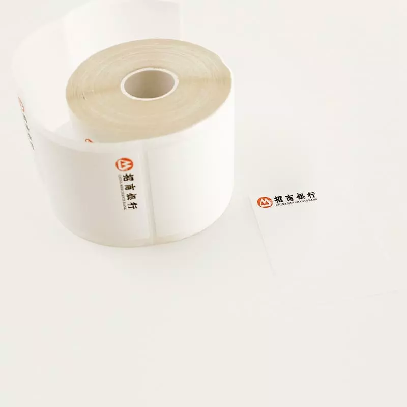 Klibbigt etikettpapper